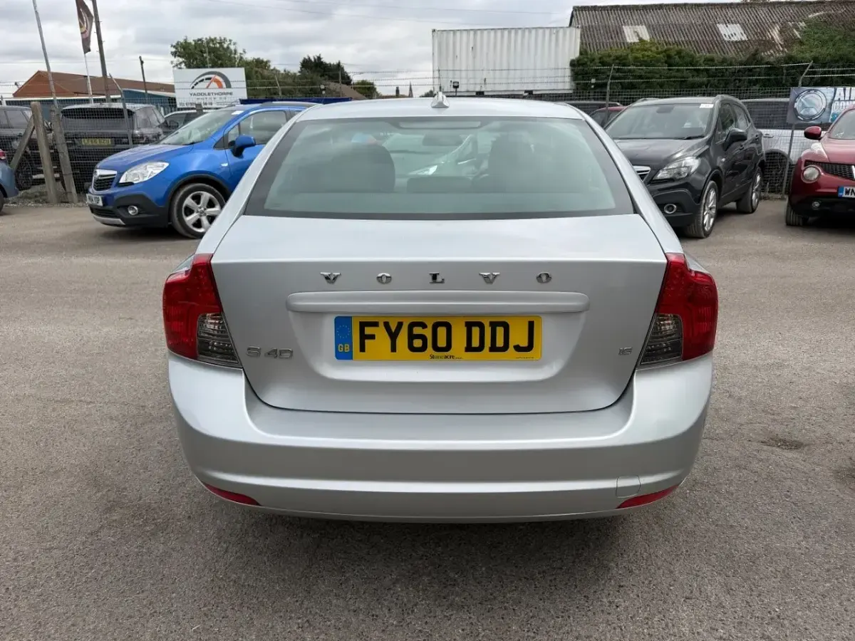 Used Volvo S40 SE 2010 Silver Sedan