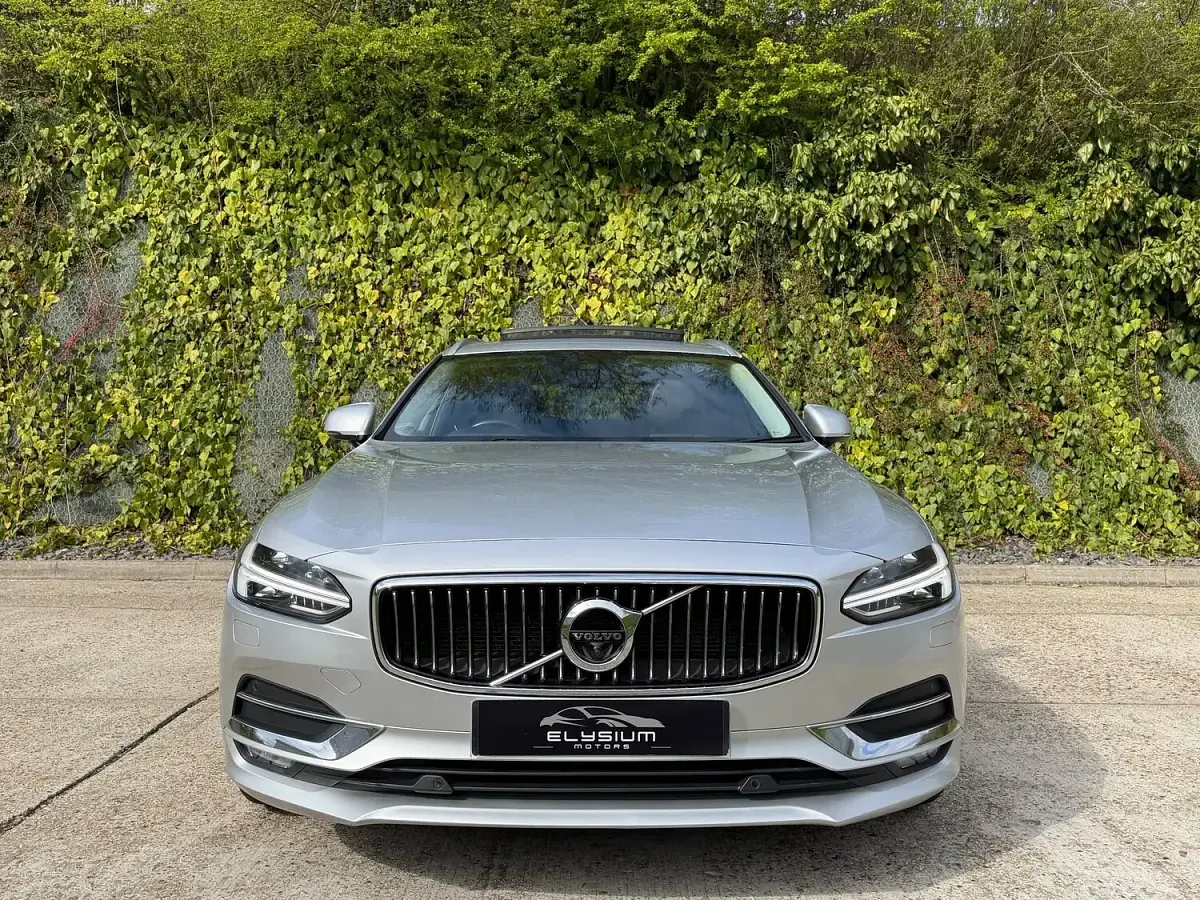 Used Volvo V90 Inscription 250 HP (183 kW) 2019 Silver Estate
