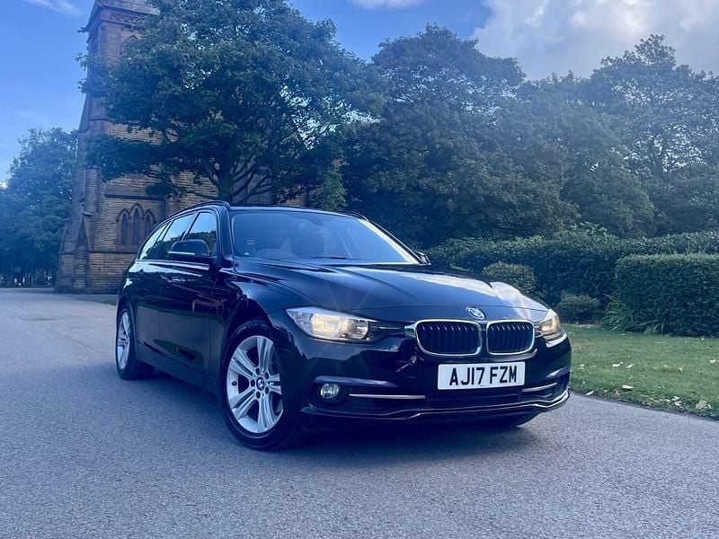 Black Used 2017 BMW 318 Sport Line Estate | £8,450 (Fair price) - Image 1/4