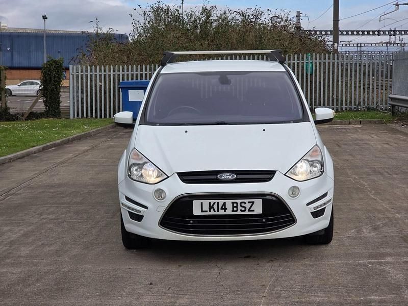 Used Ford S-MAX Titanium 2014 White MPV