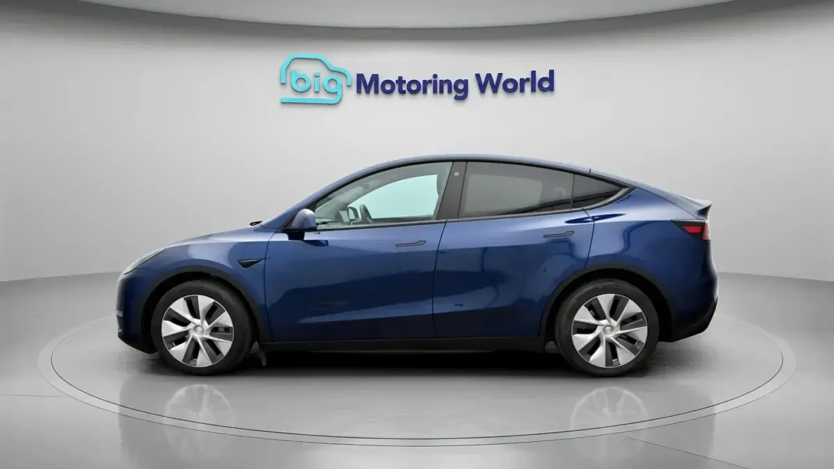 Used Tesla Model Y Long Range AWD 378 kW (514 HP) 2023 Blue SUV