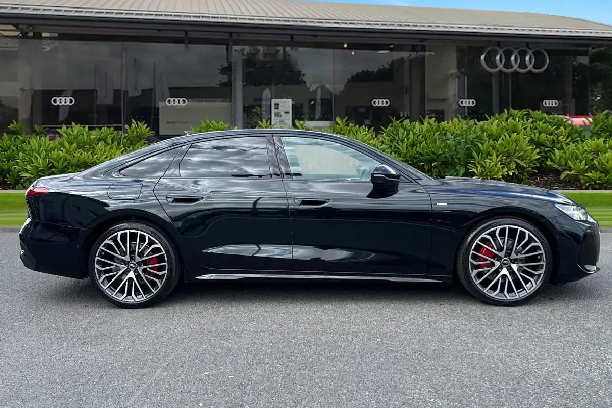 New Audi A6 Comfort 224 HP (164 kW) 2026 Green Sedan