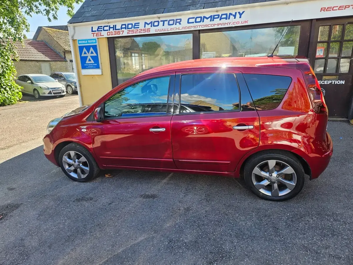 Used Nissan Note N-TEC 2011 Red Hatchback