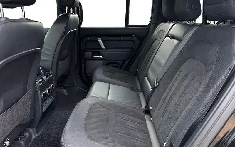 Used Land Rover Defender 525 HP (386 kW) 2024 SUV