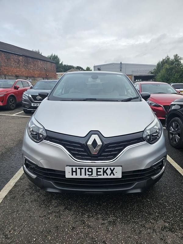 Black Used 2019 Renault Captur Iconic SUV | £10,000 (Fair price) - Image 1/1