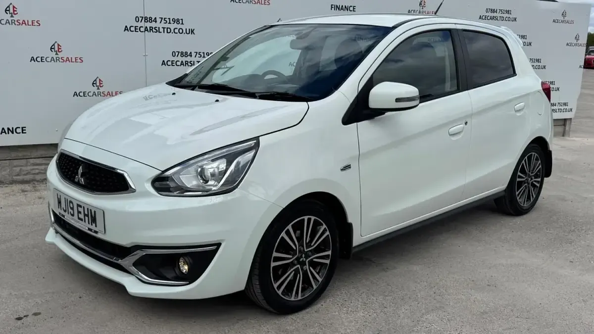 Used Mitsubishi Mirage 78 HP (57 kW) 2019 White Hatchback