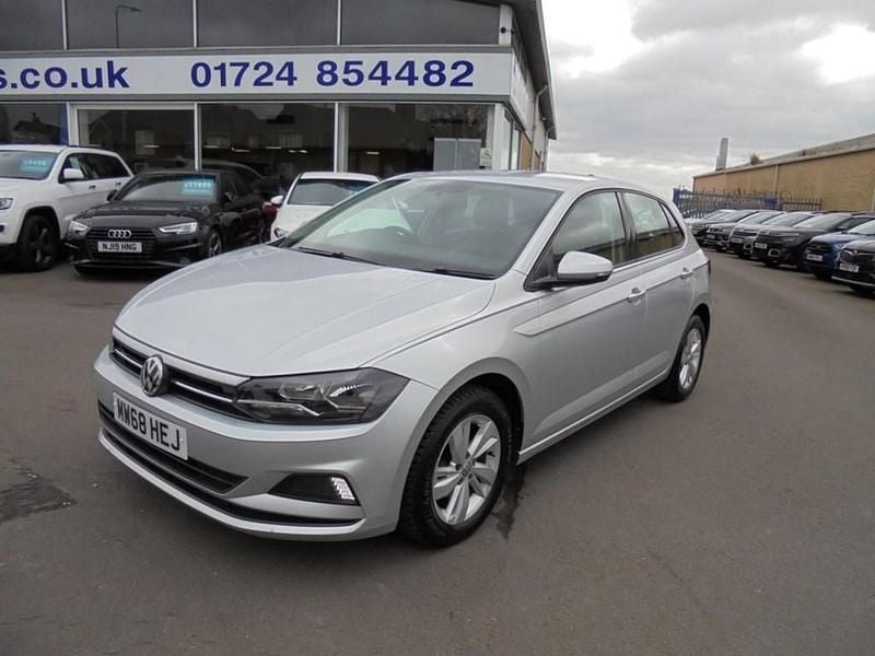 Used VW Polo SE 65 HP (47 kW) 2018 Silver Hatchback