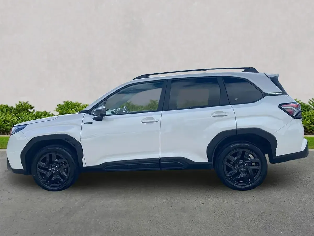Used Subaru Forester 136 HP (100 kW) 2025 White SUV