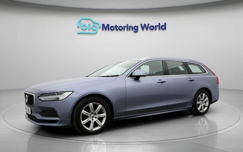 Used Volvo V90 Momentum 190 HP (139 kW) 2019 Blue Estate