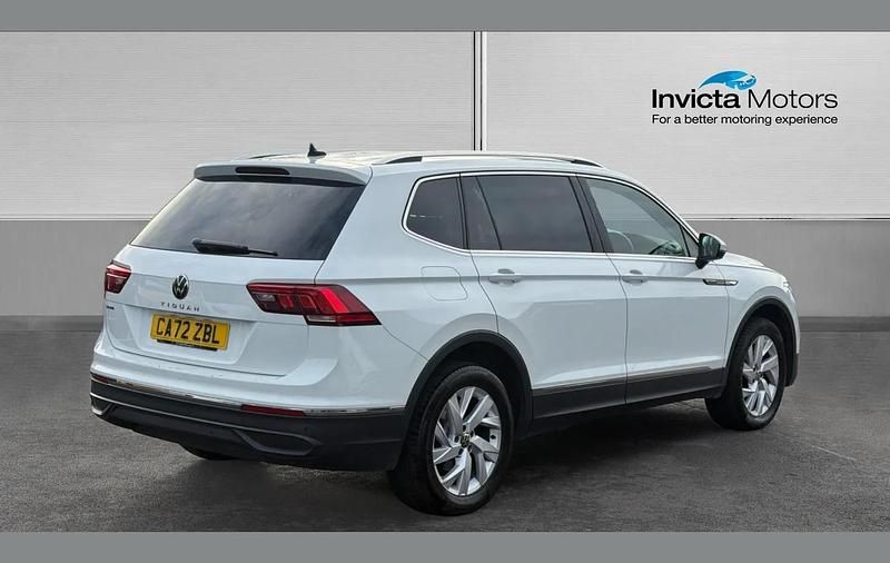 Used VW Tiguan Allspace Life 147 HP (108 kW) 2022 White SUV
