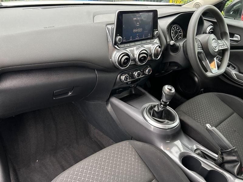 Used Nissan Juke Acenta 114 HP (83 kW) 2022 White SUV