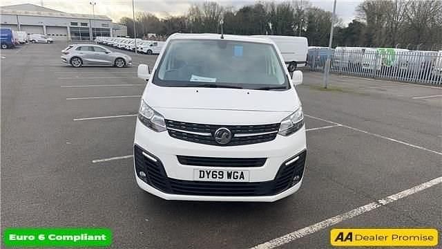 Second-hand Vauxhall Vivaro 2019 Alb Monovolum