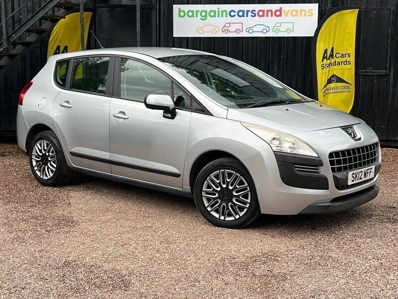 Silver Used 2012 Peugeot 3008 Access SUV | £2,000 (Good price) - Image 1/2