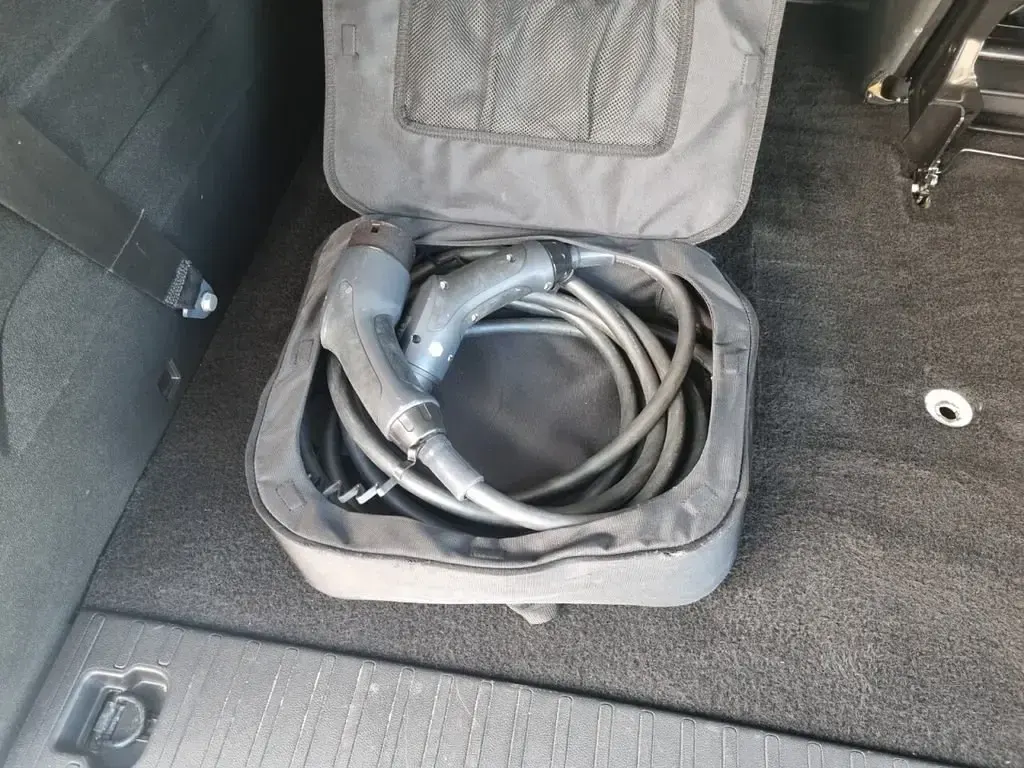 Second-hand Vauxhall Combo Design Edition 100 kW (136 CP) 2023 Alb Monovolum