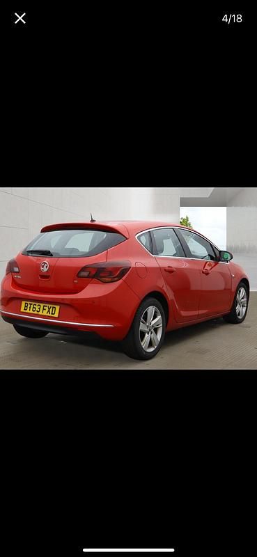 Second-hand Vauxhall Astra SRi 115 CP (84 kW) 2014 Roșu Hatchback