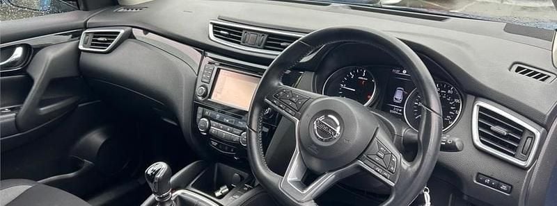 Used Nissan Qashqai Acenta Premium 115 HP (84 kW) 2018 Vivid blue SUV