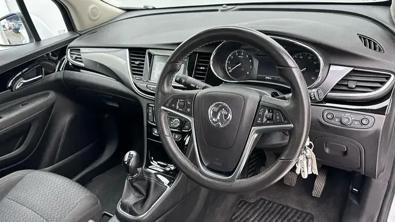 Used Vauxhall Mokka X Active 115 HP (84 kW) 2017 White SUV