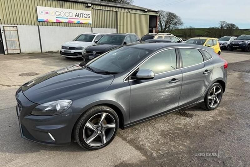 Used Volvo V40 R-Design 115 HP (84 kW) 2014 Grey Hatchback