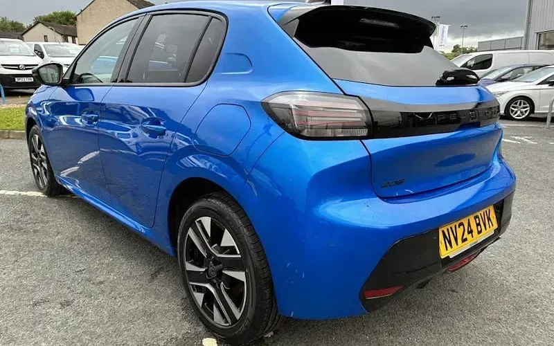 Used Peugeot 208 Allure 101 HP (74 kW) 2025 Hatchback