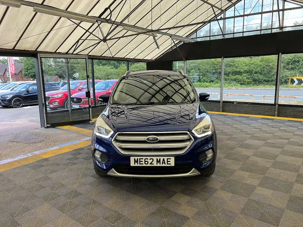 Used Ford Kuga Titanium 120 HP (88 kW) 2017 Blue SUV