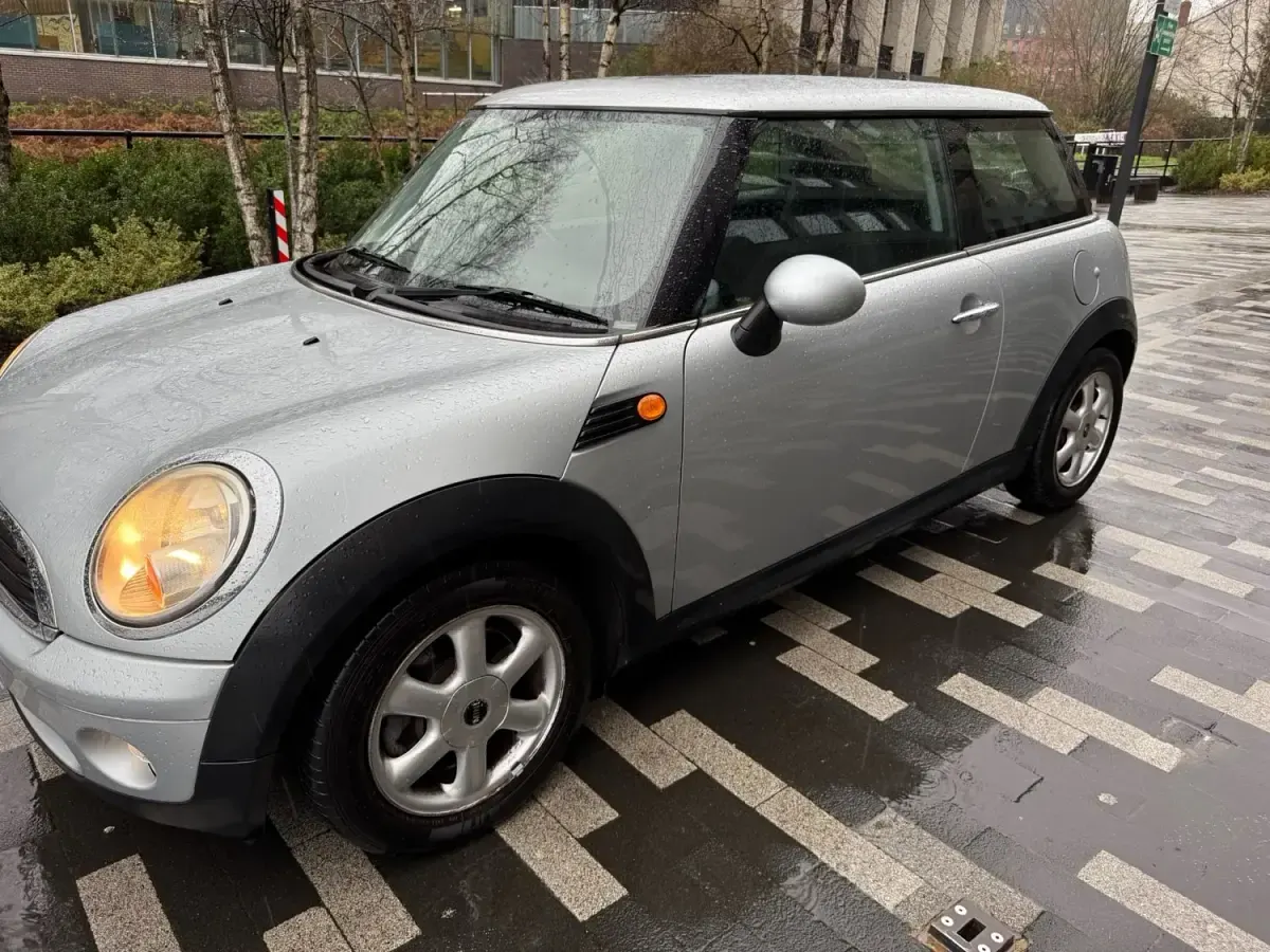 Usado Mini ONE Hatch 2009 Plateado Utilitario