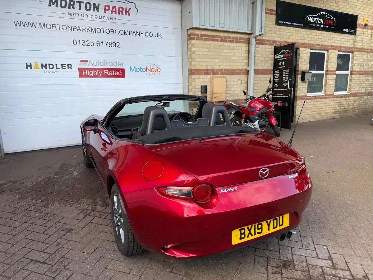 Used Mazda MX5 132 HP (97 kW) 2019 Red Cabriolet