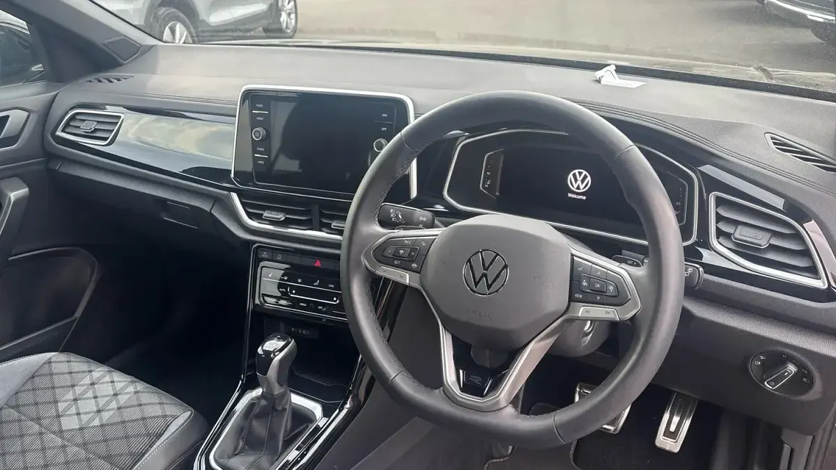 Used VW T-Roc R-line 150 HP (110 kW) 2024 Black SUV