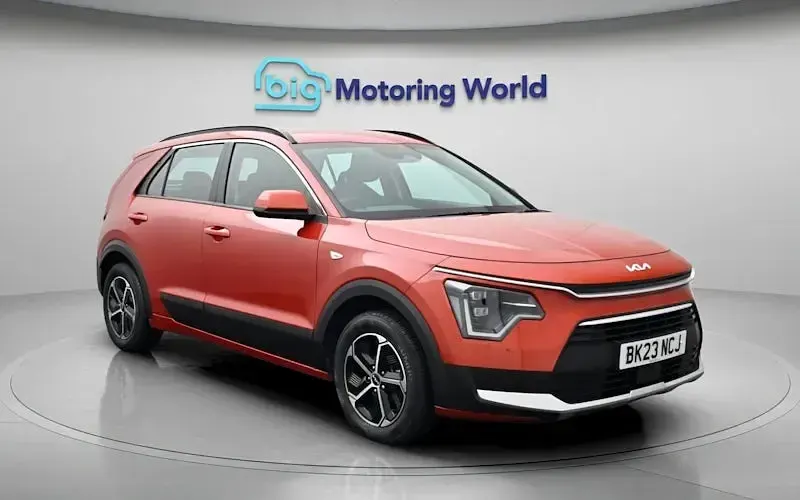 Used Kia Niro 141 HP (103 kW) 2023 Orange SUV