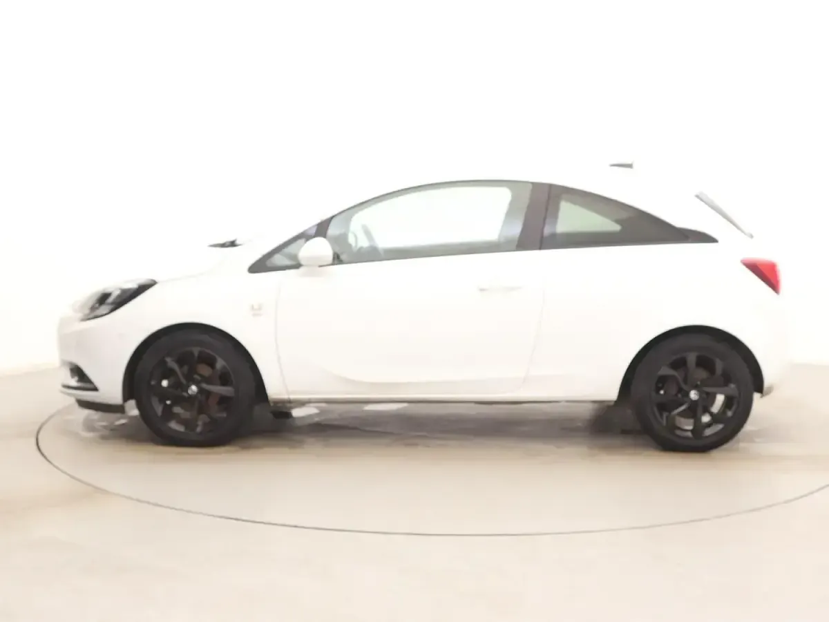 Used Vauxhall Corsa SRi 2017 White Hatchback