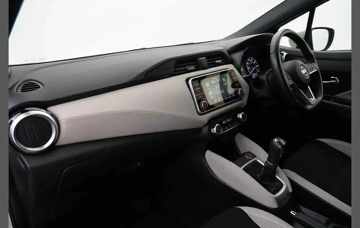 Used Nissan Micra Tekna 91 HP (66 kW) 2023 White Hatchback