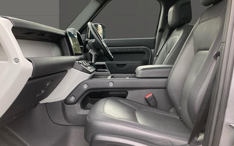 Used Land Rover Defender HSE Dynamic 300 HP (220 kW) 2024 SUV