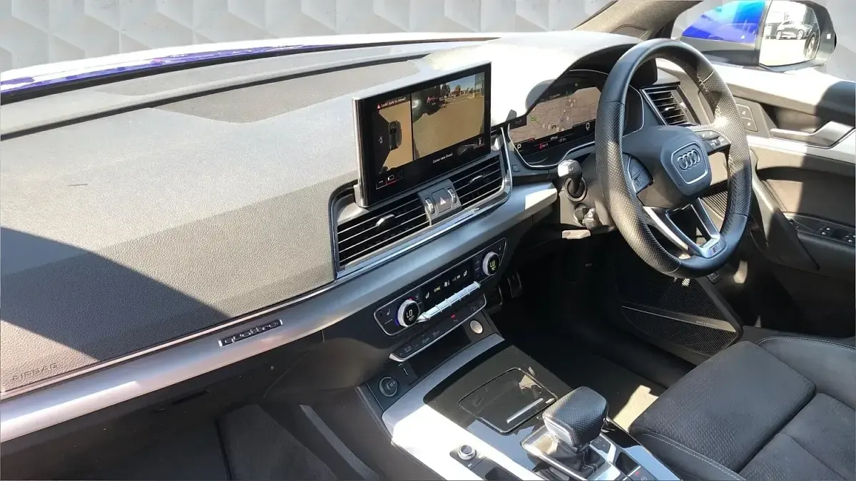 Used Audi Q5 S-Line 261 HP (191 kW) 2022 Ultra blue SUV