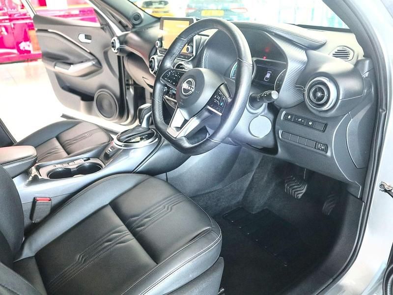 Used Nissan Juke Tekna 143 HP (105 kW) 2023 Silver SUV