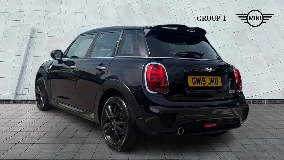 Used Mini Cooper Hatch 134 HP (98 kW) 2019 Black Hatchback