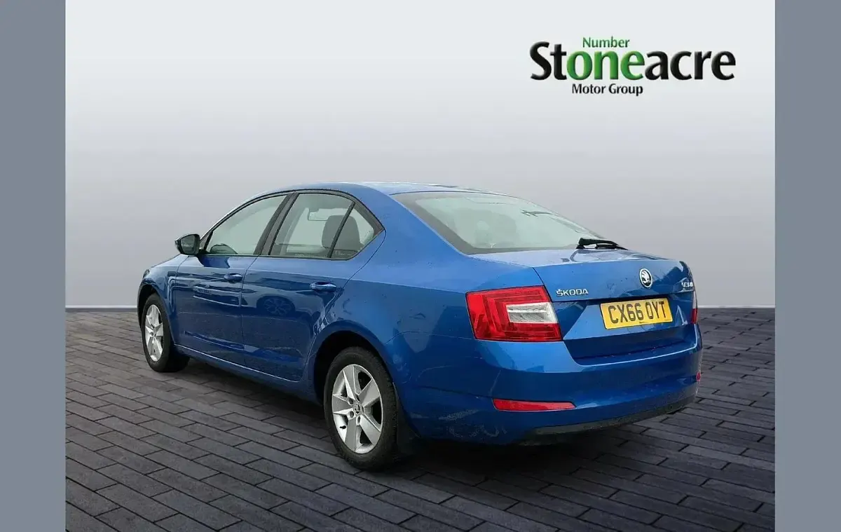 Used Skoda Octavia SE 150 HP (110 kW) 2016 Blue Estate