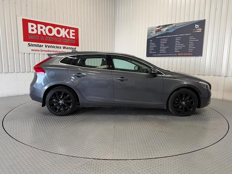 Used Volvo V40 SE Lux 2014 Grey Hatchback