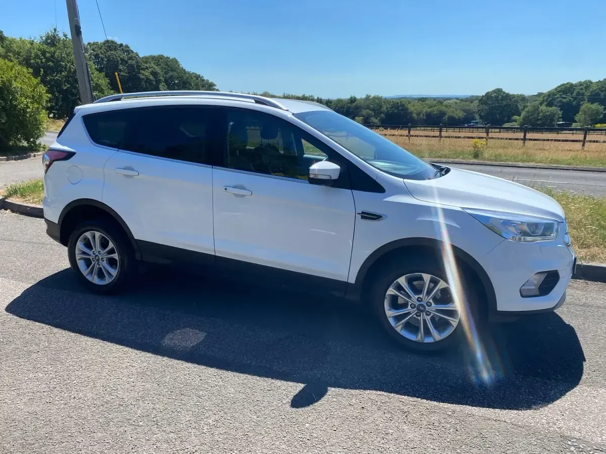 Used Ford Kuga Titanium 120 HP (88 kW) 2017 White SUV