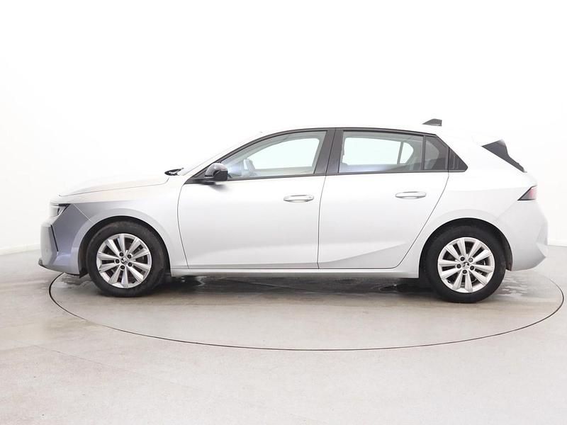 Second-hand Vauxhall Astra Design Edition 130 CP (95 kW) 2022 Gri Hatchback