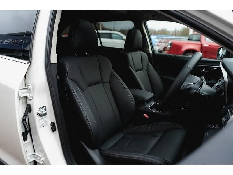 New Subaru Outback 2026 Crystal white pearl Estate