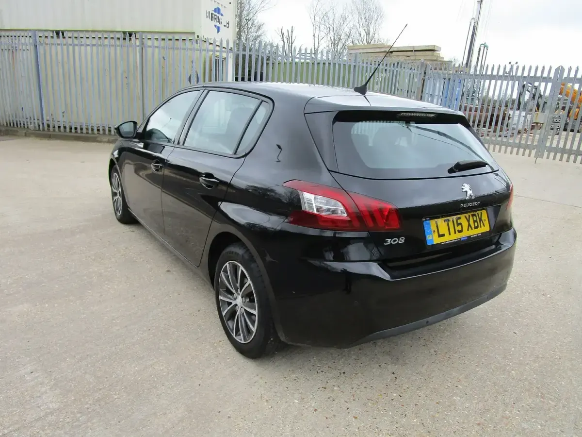 Used Peugeot 308 Active 110 HP (80 kW) 2015 Black Hatchback