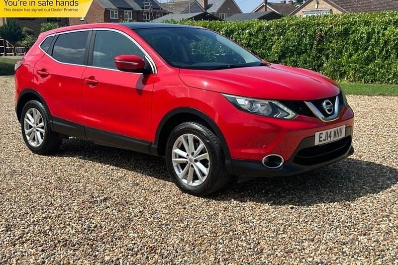 Red Used 2014 Nissan Qashqai Acenta Premium SUV | £4,299 (Expensive) - Image 1/1