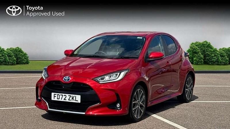 Second-hand Toyota Yaris Hybrid 116 CP (85 kW) 2023 Roșu Hatchback