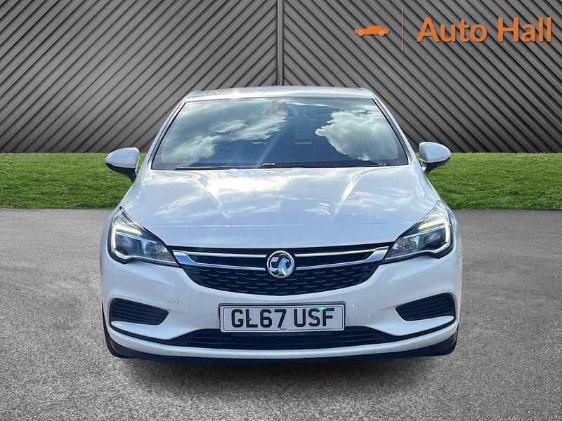 Used Vauxhall Astra 2017 White Hatchback