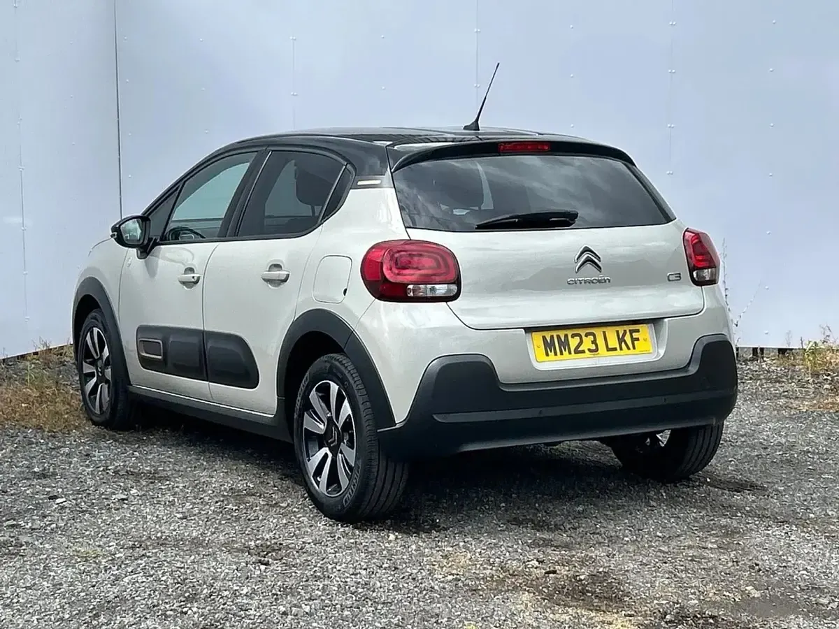 Used Citroën C3 PureTech 83 HP (61 kW) 2023 Beige Hatchback