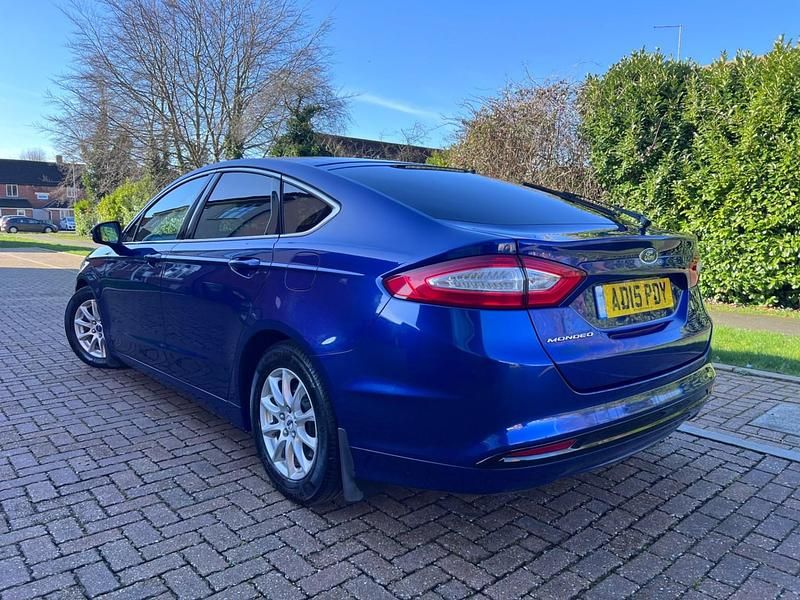 Used Ford Mondeo Titanium 115 HP (84 kW) 2015 Blue Hatchback