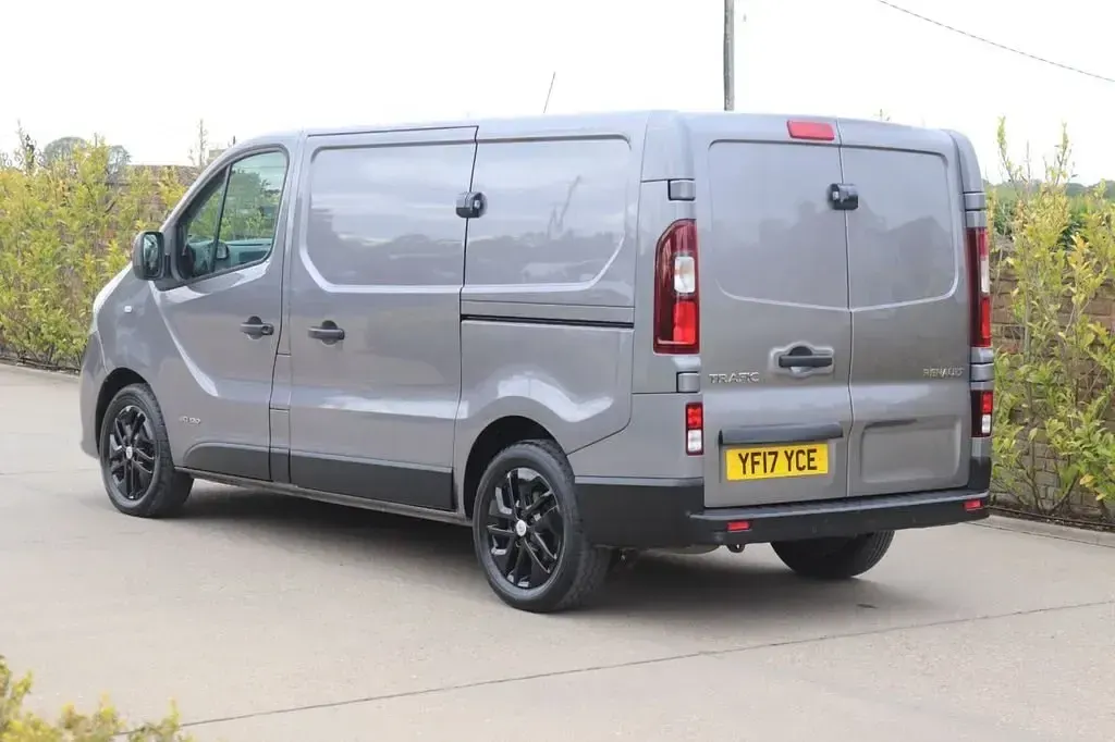 Second-hand Renault Trafic 2017 Gri Monovolum