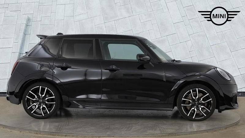 Used Mini Cooper Hatch 154 HP (113 kW) 2025 Black Hatchback