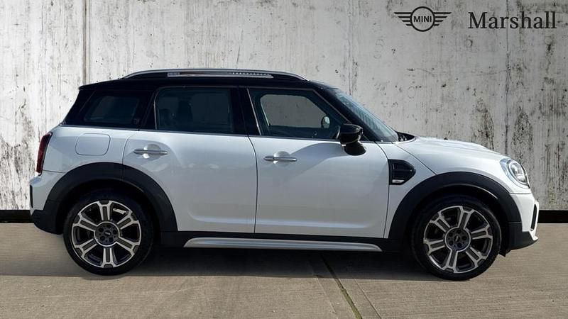 Usado Mini Cooper Countryman Exclusive 134 HP (98 kW) 2023 Branco SUV