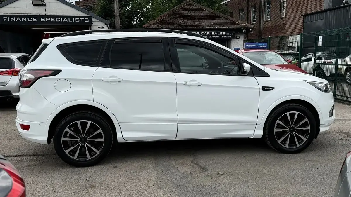 Used Ford Kuga ST-Line 120 HP (88 kW) 2018 White SUV