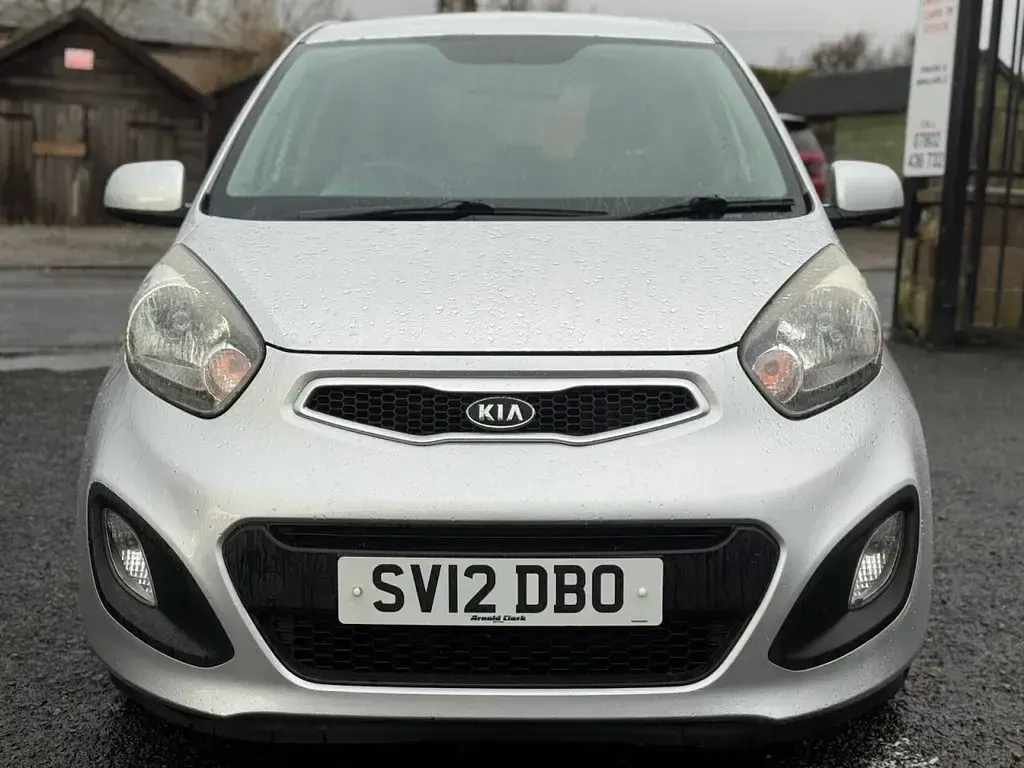 Used Kia Picanto 68 HP (50 kW) 2012 Silver Hatchback